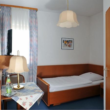 Hotel Gruener Baum Pommersfelden Ngoại thất bức ảnh