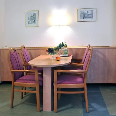 Hotel Gruener Baum Pommersfelden Ngoại thất bức ảnh