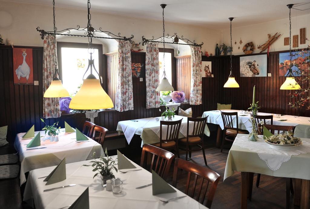 Hotel Gruener Baum Pommersfelden Ngoại thất bức ảnh